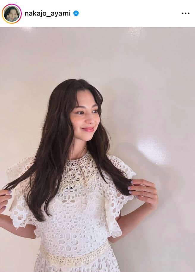 「顔ちっさ！」中条あやみ、ラグジュアリーなホワイトコーデに大絶賛の嵐「美しすぎます～！」