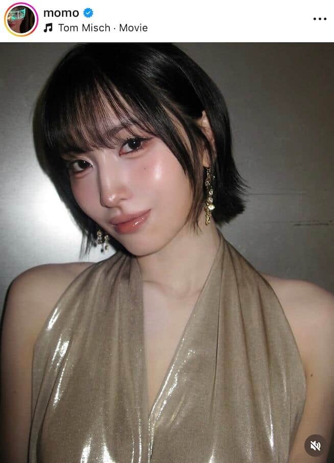 「TWICE」モモさんのインスタグラム（＠momo）より