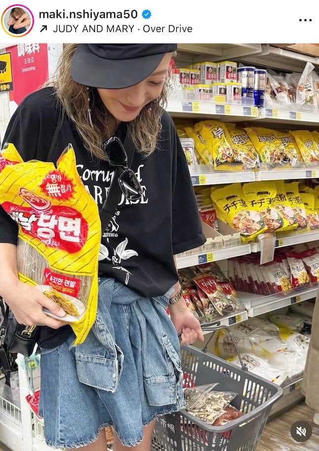 西山茉希さんのインスタグラム（＠maki.nshiyama50）より