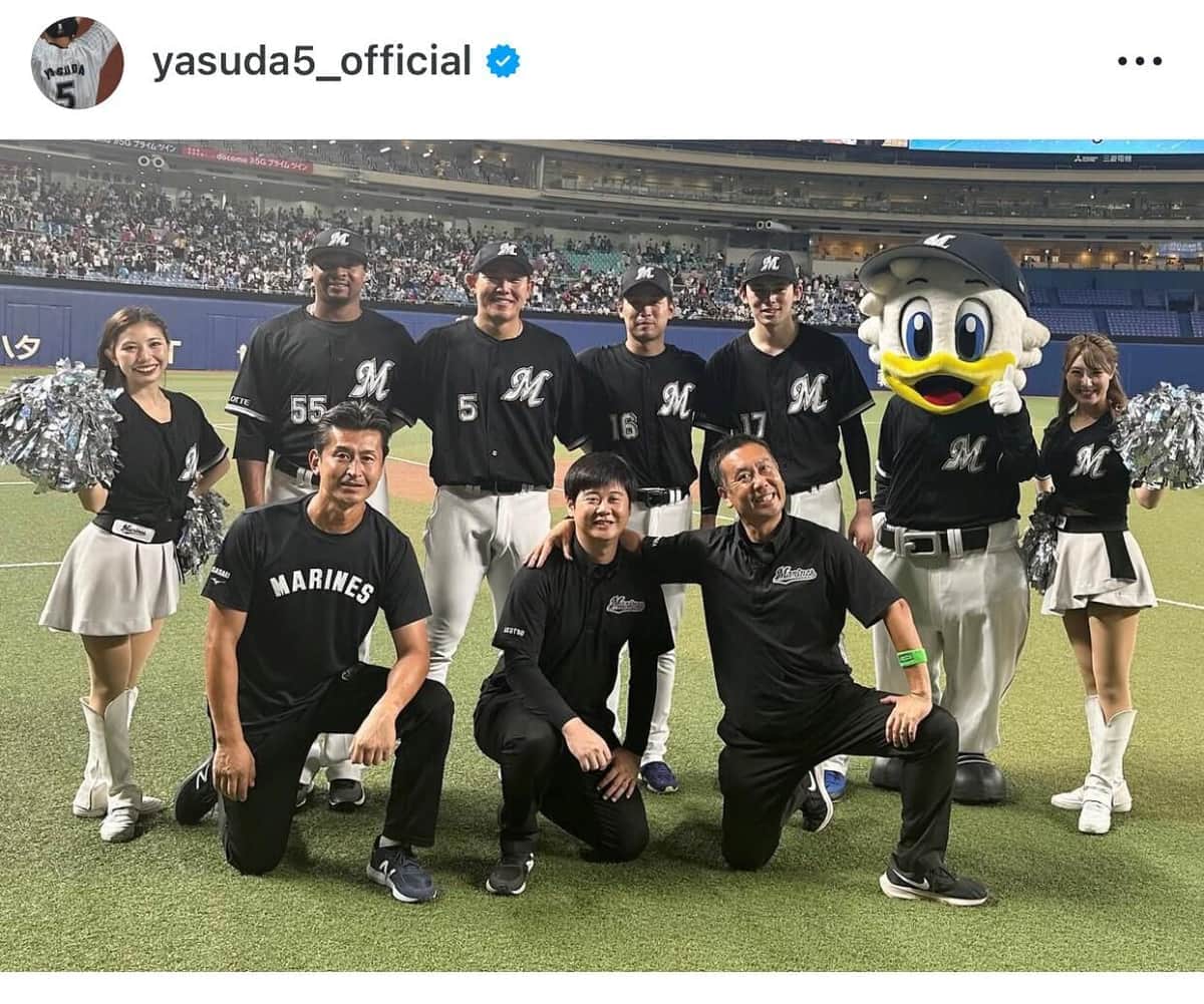 ロッテのチームメイトと（安田のインスタグラムより）