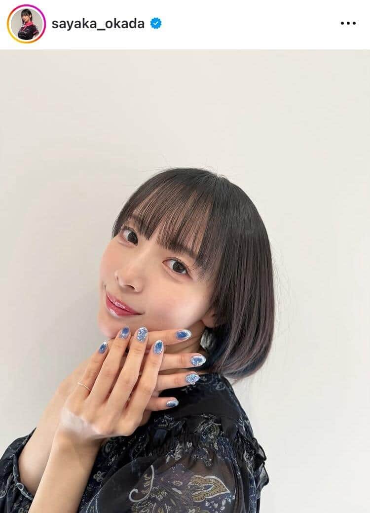 「役満ボディー」岡田紗佳、ノースリーブ＆ミニ丈白ワンピで圧倒　「かわいい」「美しい」ファン騒然