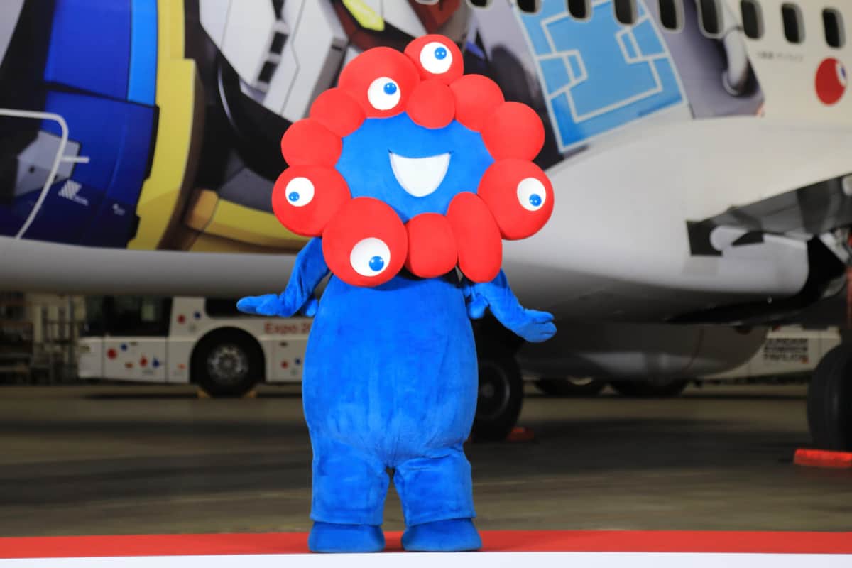 JALの羽田格納庫でも「ミャクミャク」