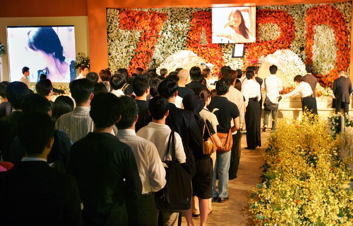 坂井泉水さん、18回目の命日　「それぞれの場所、それぞれの形で偲んでいただければ」