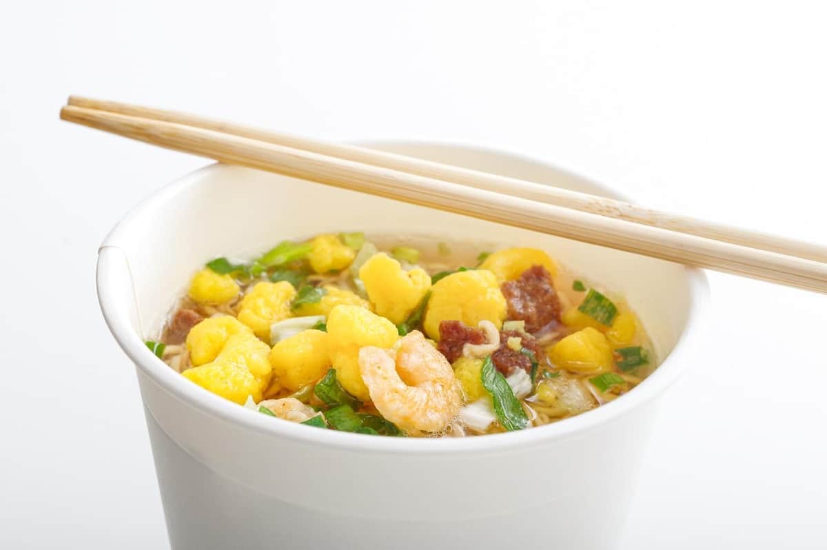 カップ麺100種類混ぜると「最強に美味しいラーメンになる」？？　はじめしゃちょーが試して気づいた意外な味