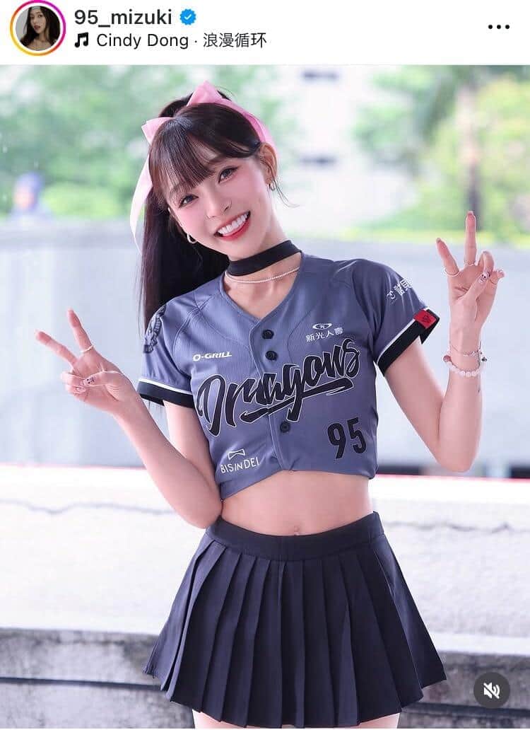 フォロワー180万超の台湾人気チア、純白ウェディングドレス姿で　女神降臨...「可愛い」「天使」話題に