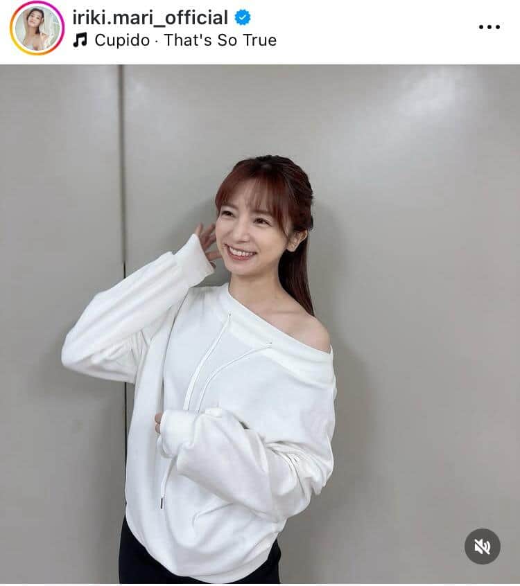 「あ、スコアは聞かないで。笑」入来茉里、ミニスカウェアでゴルフ楽しむ　まぶしい笑顔がステキ