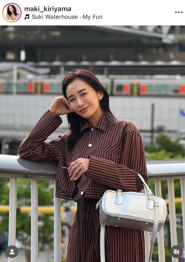 夫はイケメン俳優...モデル桐山マキ、「大切な大切な宝物」愛犬たちと3ショット最高の笑顔パシャリ