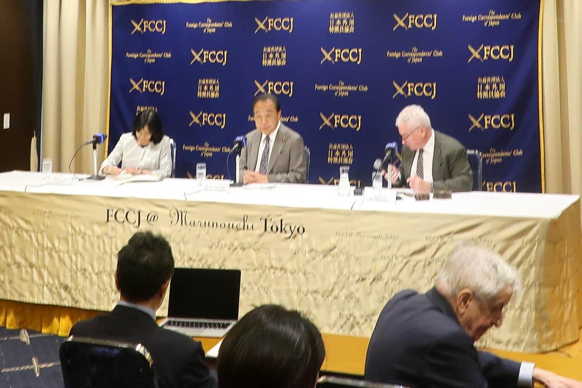 記者会見では多くの質問が出た