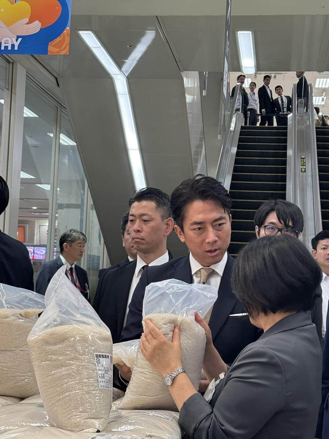 税金で買った備蓄米、2000円で売るのはおかしい？　「無料ではないか」の一部主張も...農水省に反論を聞いた