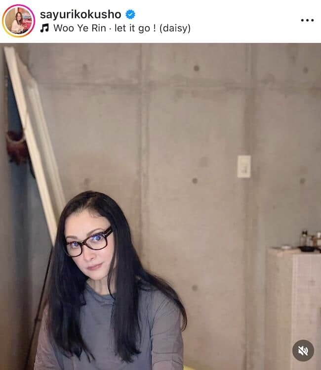 国生さゆり58歳、衝撃の「日焼け対策」プラベショット話題に　「凄い装備」「前は見えてるんですか？」