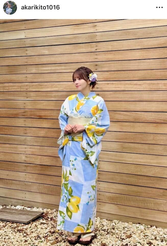 鬼頭明里さんのインスタグラム（＠akarikito1016）より