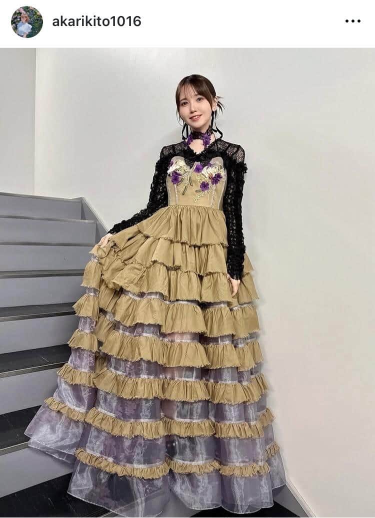 鬼頭明里さんのインスタグラム（＠akarikito1016）より