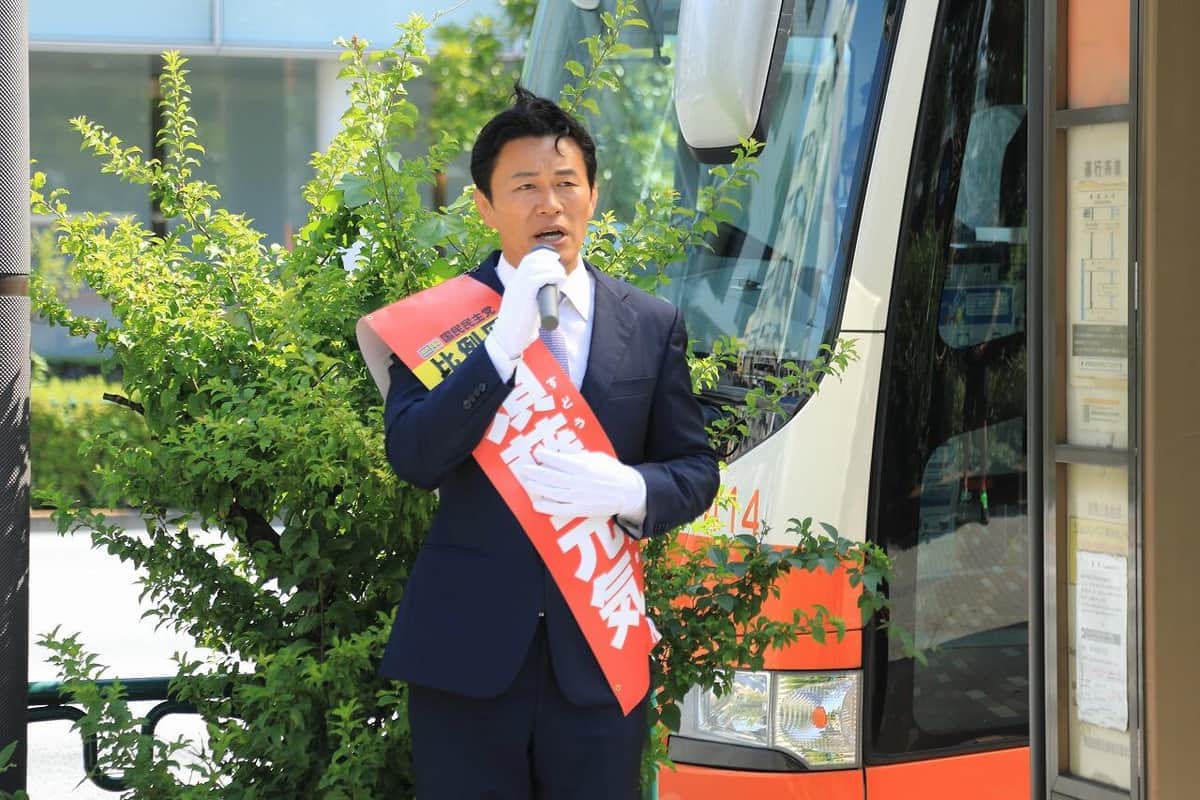 須藤元気氏、出陣式は「公園前のバス停」で　医療問題は封印、訴えたのは「食糧安全保障&有機農業」