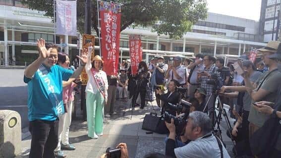 「無くしたら日本は滅ぶ」ラサール石井氏叫ぶも崖っぷちの社民党　参院選　街頭現場を見る