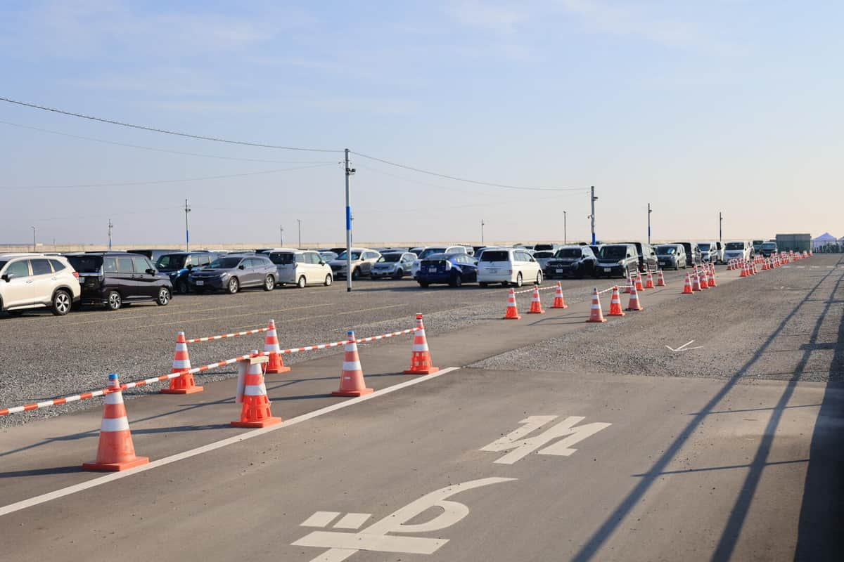 尼崎P＆Rに駐車する車