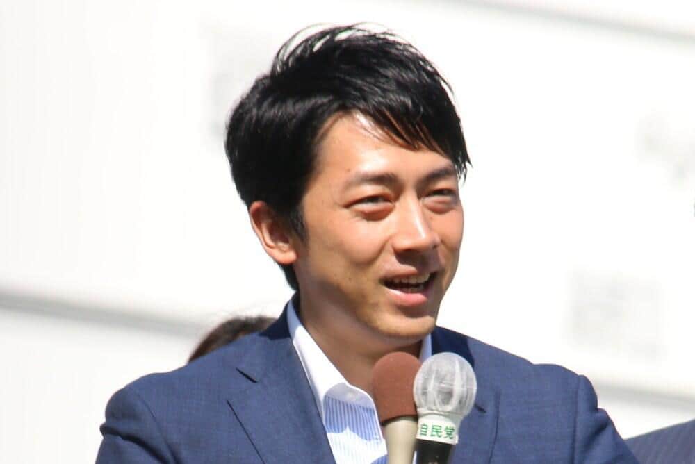 小泉進次郎農水相「新聞は紙で読むのが好きなんだよなぁ」　ネット総ツッコミの事態...「ペーパーレスどうした？」