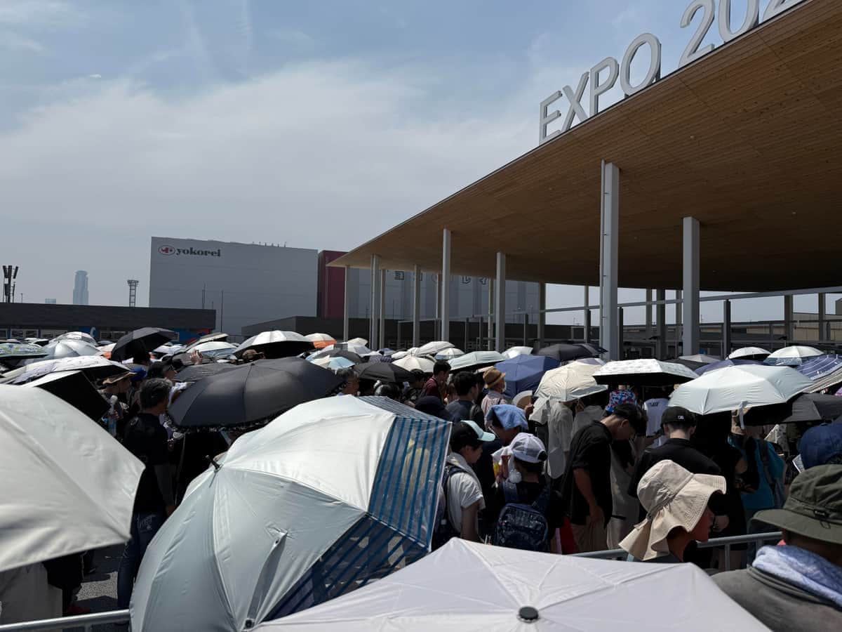 「給水スポットに10分以上」「入場ゲートが一番きつい」万博会場で暑さ実感　猛暑の夏、熱中症が心配
