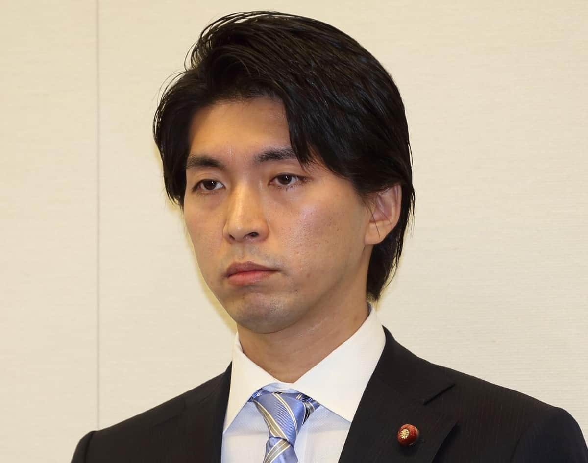 宮崎謙介氏、無精ヒゲたくわえワイルドに激変　妻・金子恵美氏と夫婦でTV生出演...ラブラブなオフショも