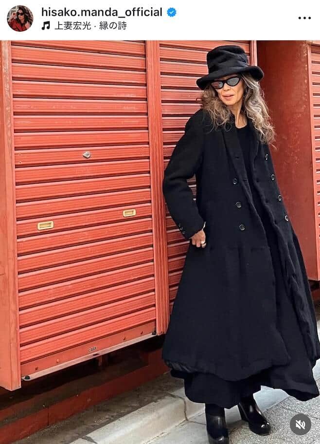 萬田久子67歳、タイトな深めスリットドレスで圧倒的な美　「カッコいい」「なんて美しいの～」