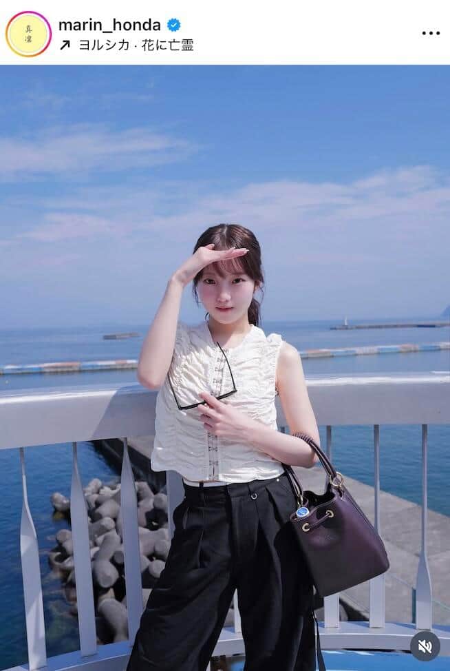 「2人ともかわいい」本田真凜＆妹・紗来と密着2ショ　シックな黒ドレス着こなし「どんどん美人に」