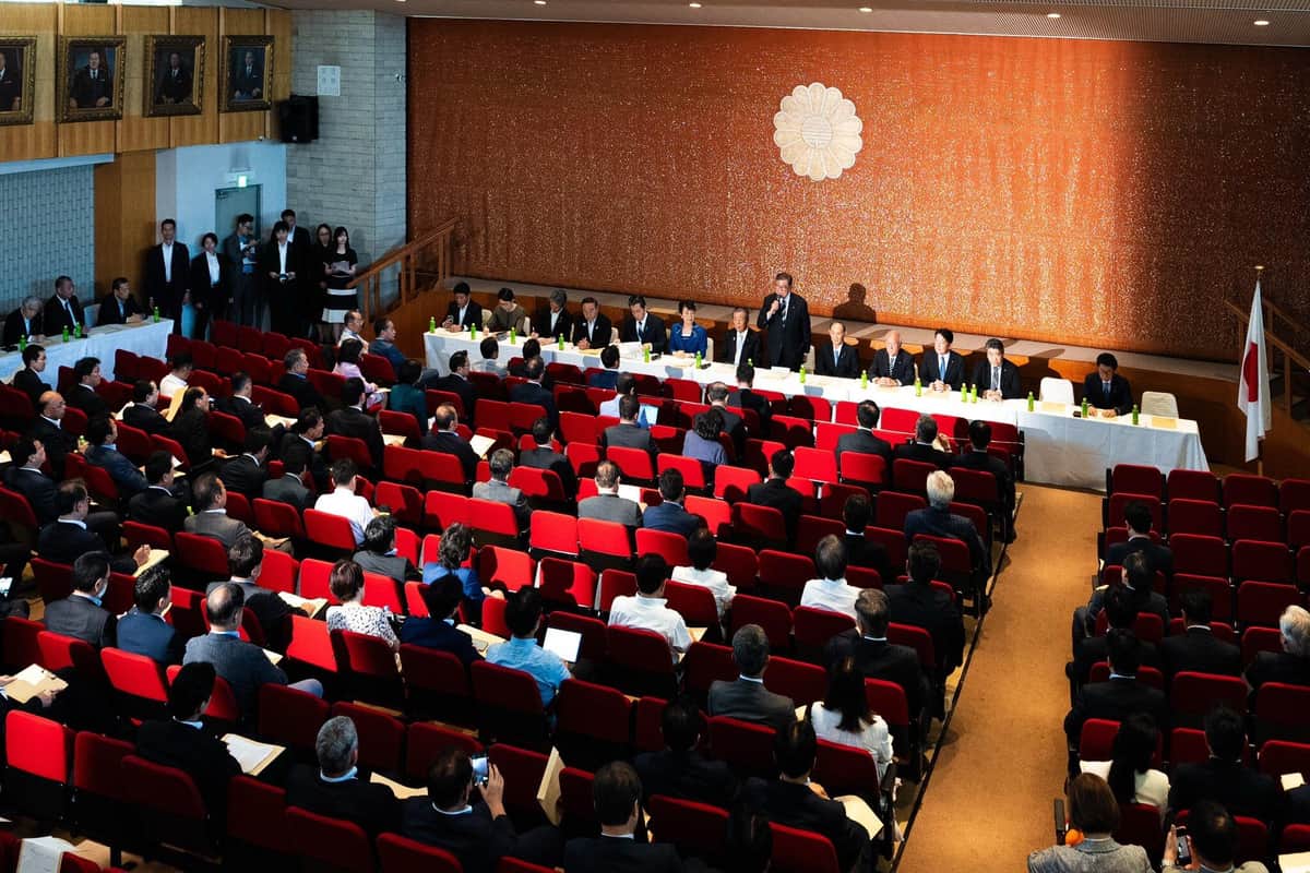 大荒れの自民両院議員懇談会、音声「盗録」に「呆れ果てております」　退陣要求？の小野田紀美議員が怒り