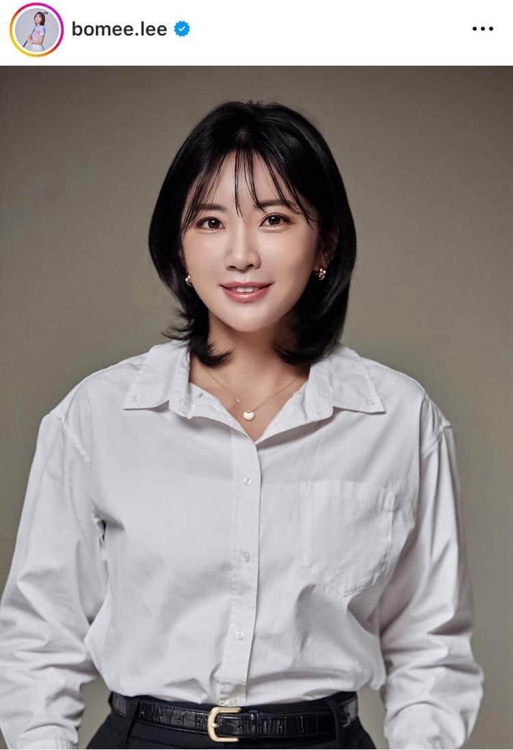 女子ゴルフのイ・ボミ、ミニスカさわやか白ウェアでゴルフを　美しく力強いナイスショット披露