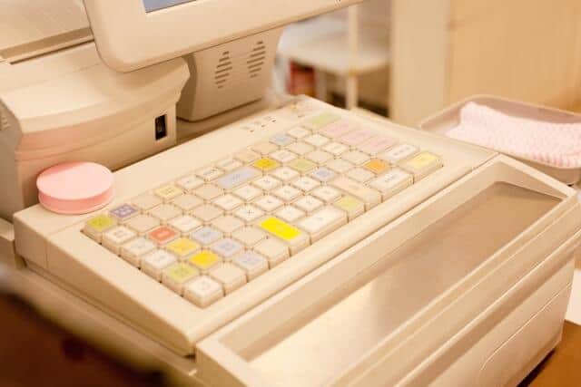 レジ待ちでトラブル…あなたはどう応じますか？（写真はイメージです）
