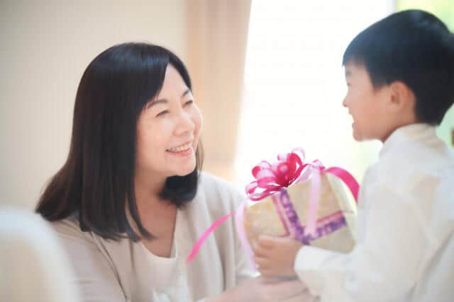 1年間で孫に使うお金の平均は18万円　お盆休みに会ったらおじいちゃん、おばあちゃんの出費いくらに