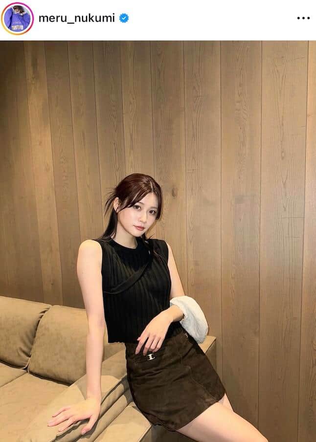 生見愛瑠、膝上ミニスカコーデで...見つめる視線にドキっ　「超絶最高に可愛い」最強ビジュにファン悶絶