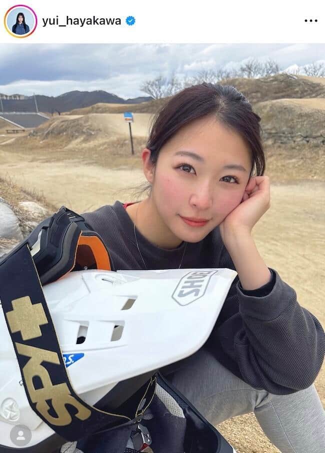 千鳥・ノブの姪...BMXの早川優衣、24歳の誕生日　「激カワ」ウィンクに射抜かれる...「ますます綺麗に」