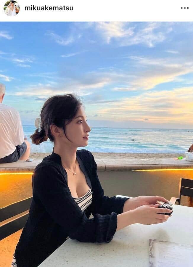 サッカー堂安律の美人妻・明松美玖、純白ロングドレス姿に　挙式を報告...「ほんとにキレイ」祝福の声