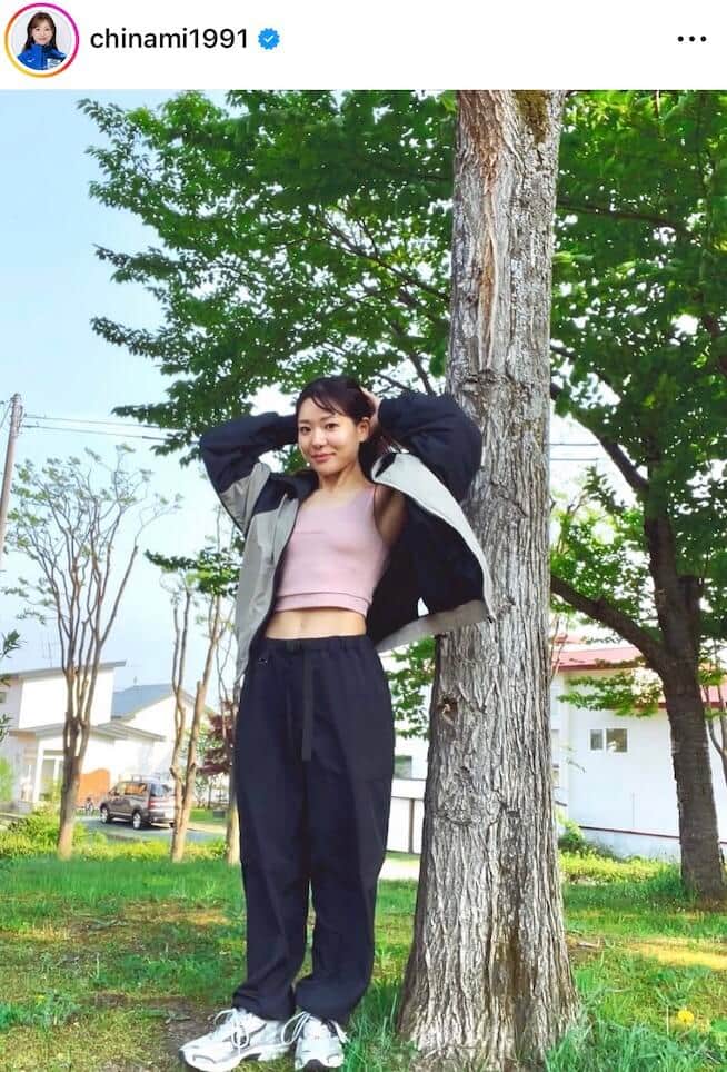 カーリング吉田知那美、しなやかボディ全開！ピラティスでポージング　「まだ見ぬ四十肩の予防になりそう」