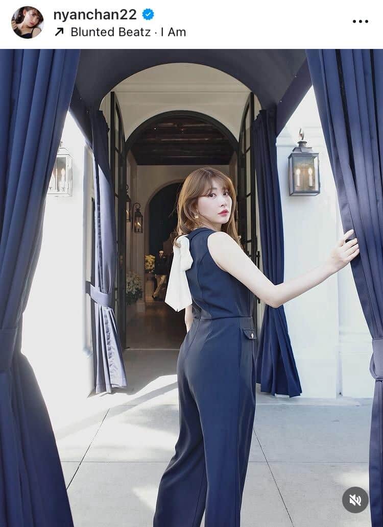 小嶋陽菜37歳、キャミソール×超ミニのバカンスコーデかわいすぎ大絶賛　マルセイユの風に吹かれて