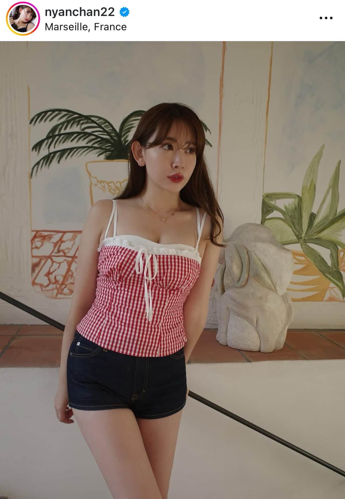 小嶋陽菜さんのインスタグラム（＠nyanchan22）より