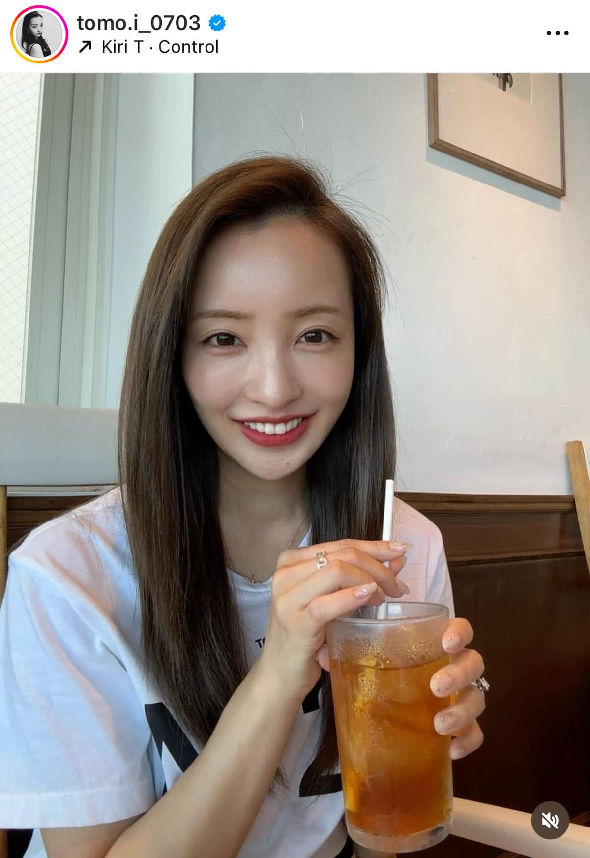 板野友美さんのインスタグラム（＠tomo.i_0703）より