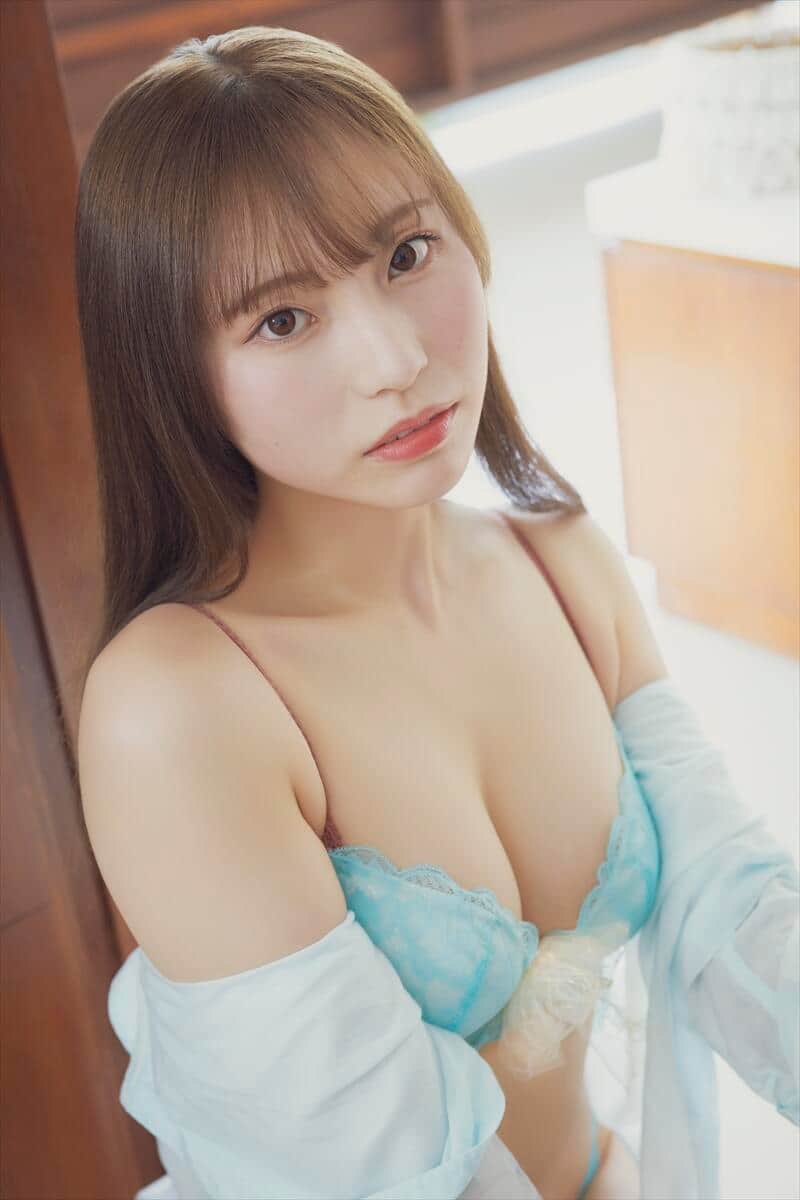 水着姿も多数披露  (C)KADOKAWA PHOTO/田中智久