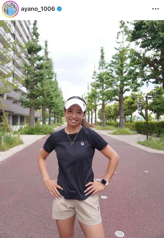 美女テニスプレーヤー選手園田彩乃、美ボディあらわウェア姿　「スタイル抜群すぎ」「可愛い」