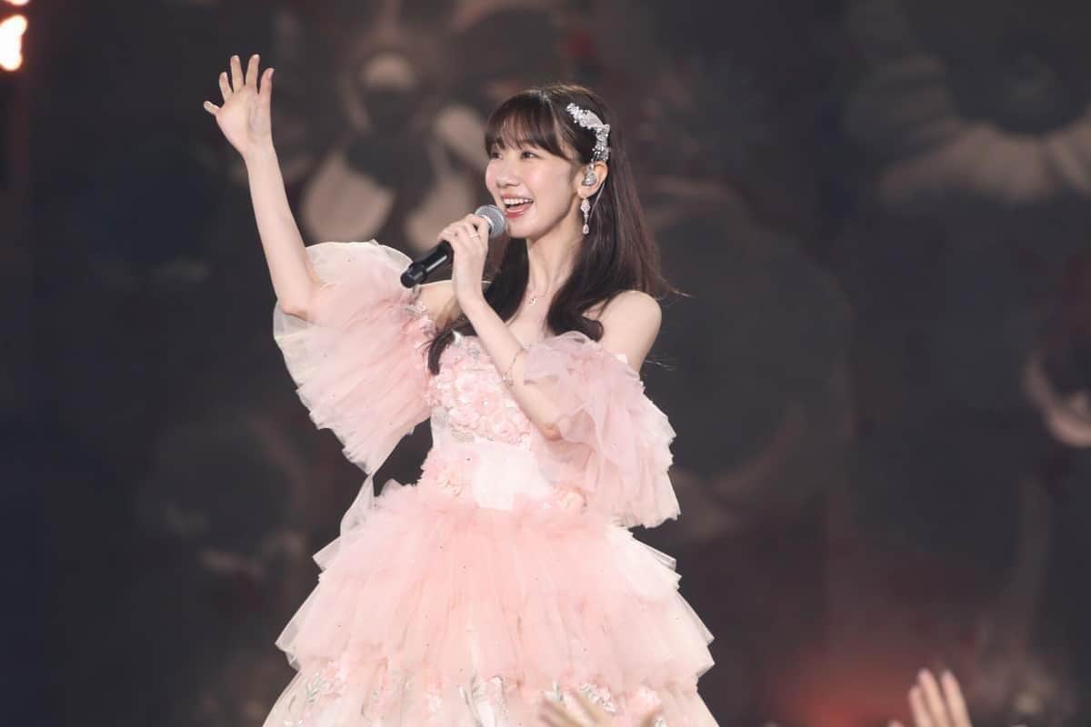 柏木由紀34歳、真っ赤なドレス姿で色気ダダ漏れ　イヤリングきらり輝かせ...「最高にキレイ」大絶賛