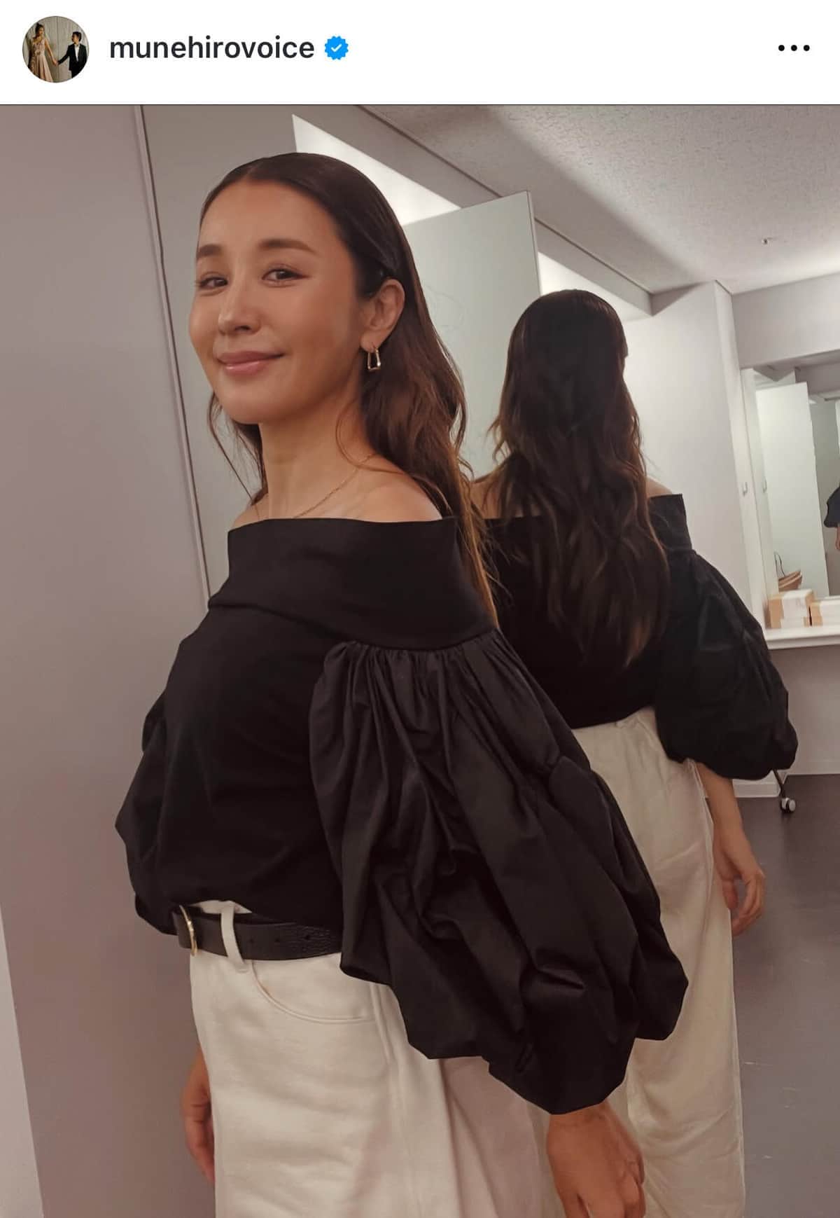 鈴木紗理奈48歳、膝上ミニスカゴルフウェアで...美女ゴルファーとの「おそろコーデ」2ショが超キュート