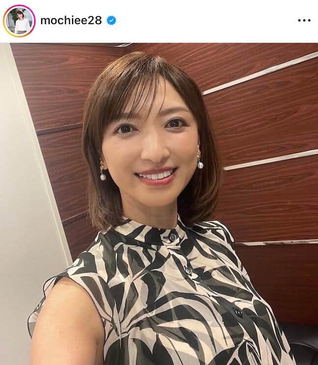 「奇跡の50代」望月理恵アナ、秋色コーデで美しさ限界突破　「たくましい腕、、出しちゃってます笑」