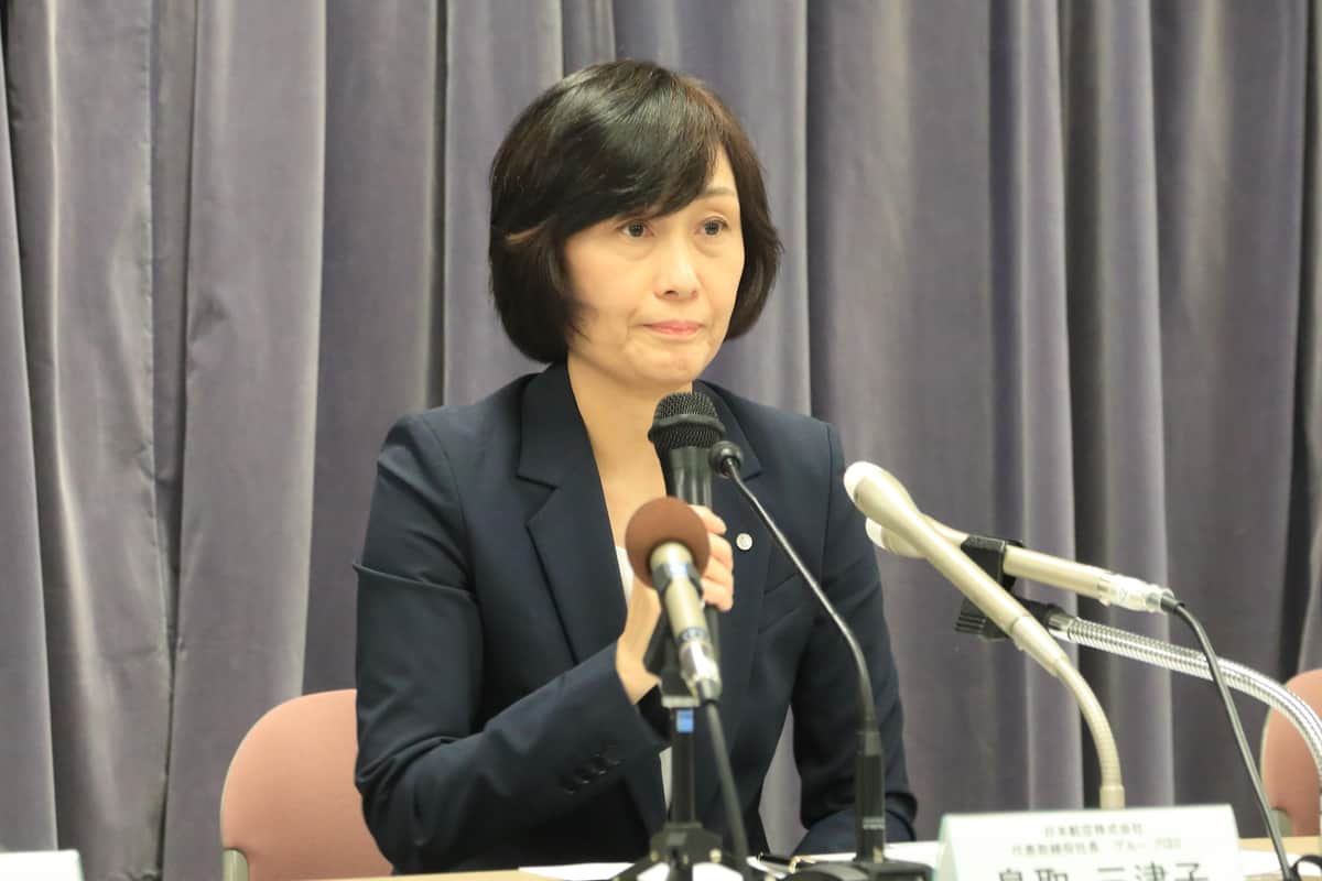 今後の取り組みについて説明する日本航空（JAL）の鳥取三津子社長