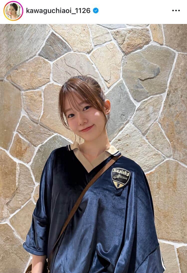 川口葵、色っぽ秋めくベージュのノースリーブ姿にドキっ　ゆるかわウェーブヘアも「激カワ」大絶賛