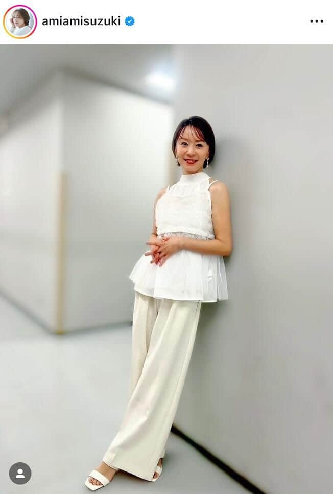 鈴木亜美43歳、ミニ丈私服コーデでぜんぜん変わらぬ神スタイルに衝撃　「ずっと可愛い」「アミーゴ最強」