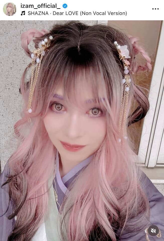 IZAMさんのインスタグラム（＠izam_official_）より