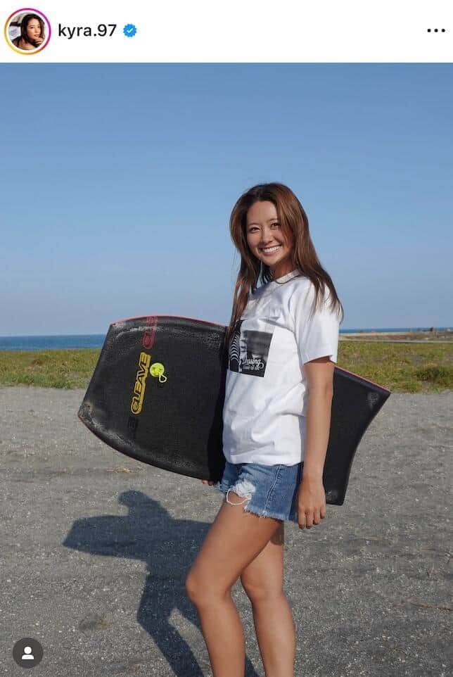 美女ボディボーダー白波瀬海来、世界大会へブラジル到着　爽やか笑顔で超キュート「とても可愛い」