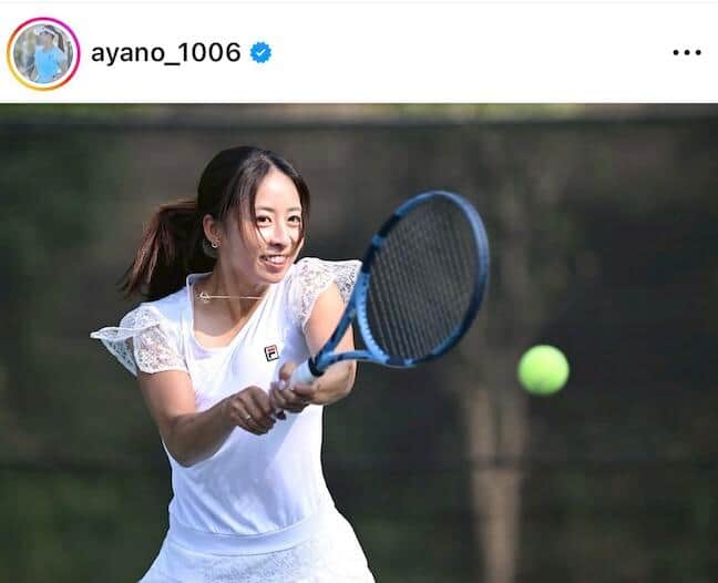 美女プロテニス園田彩乃、ミニ丈ショーパンで...ジムで筋トレ＆ピラティス　真剣な横顔「カッコいい」