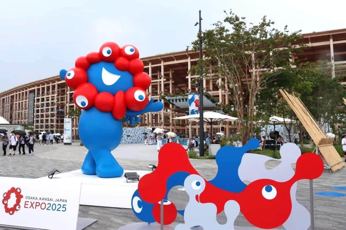 万博・ポルトガル館に突如現れた大きな「桃」　実は「桃太郎へのオマージュ」の意味も...館長が明かすオブジェの正体