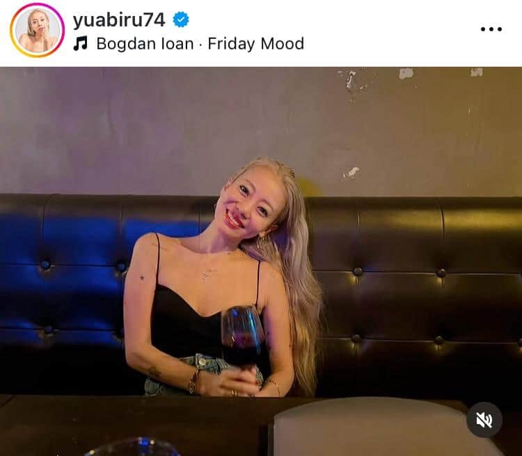 あびる優「私は元気です」...心配の声に反応　すっぴん金髪＆キス顔にはドキっ...「可愛いすぎ」