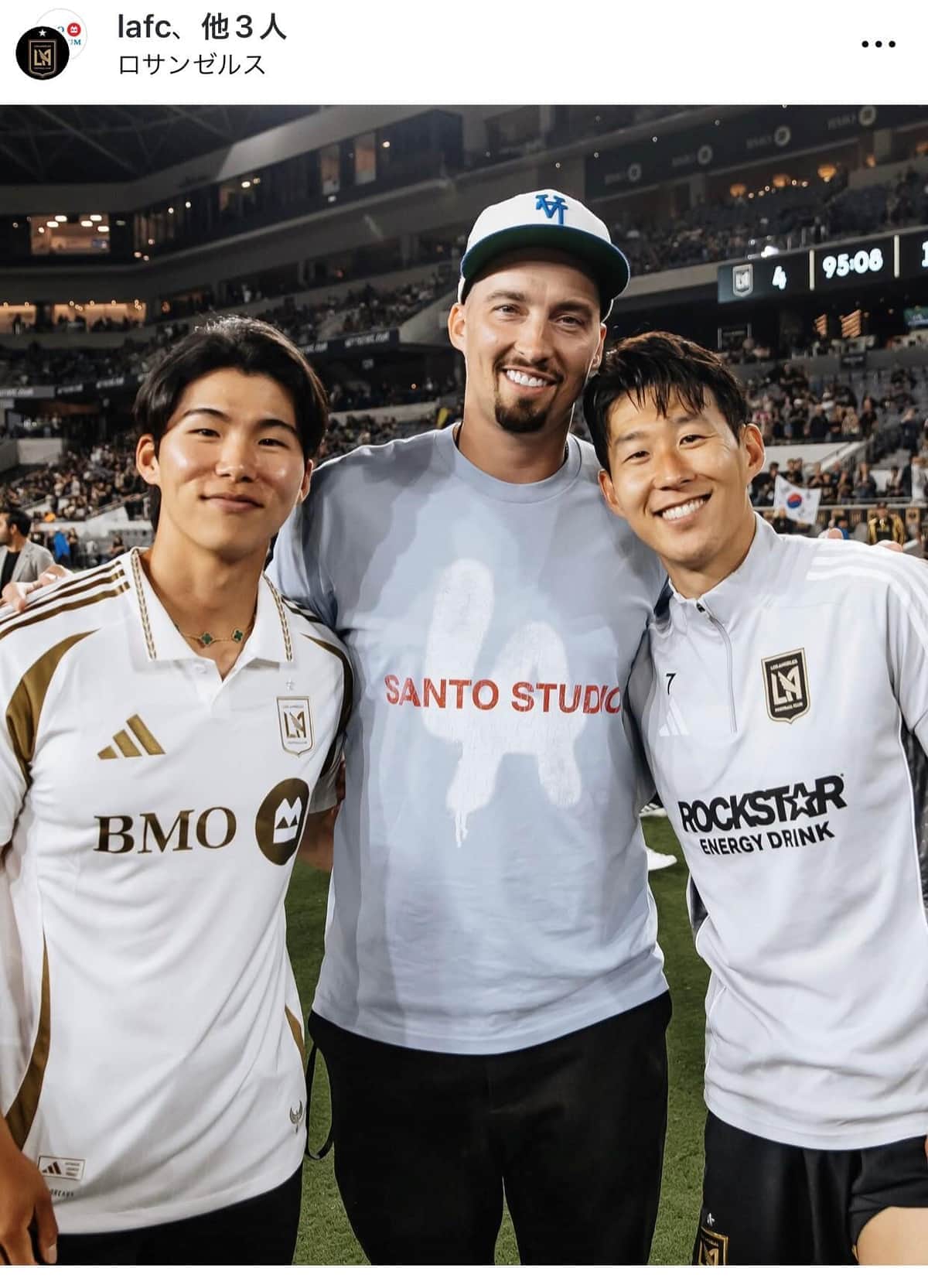 ソン・フンミンを激励するキム（ドジャースインスタグラムより）