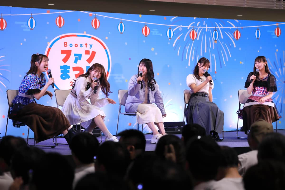 HKT48の4期生によるトークショーも。笑いの絶えない30分だった